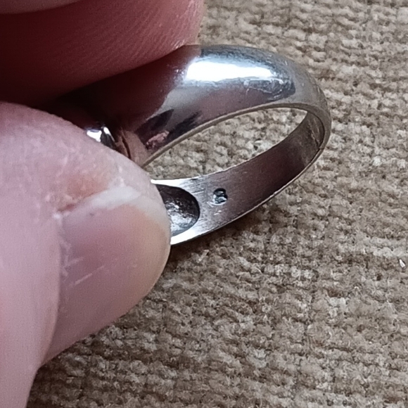 Silver Ring with a Heart Design Featuring a Sparkling Rhinestone Centerpiece. - Picture 8 of 10